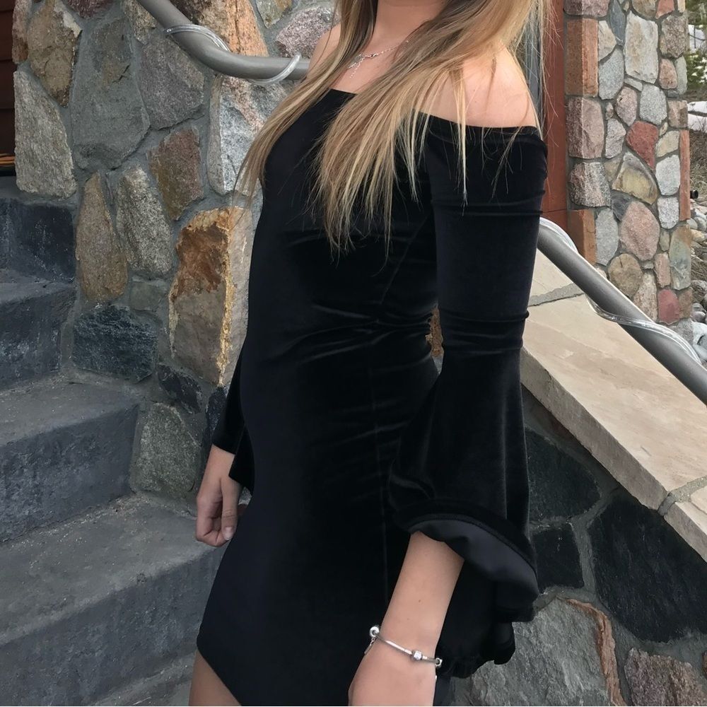 Kikiriki Extreme Flare Bell Sleeves Strapless Midnight Black Velour Mini Dress M